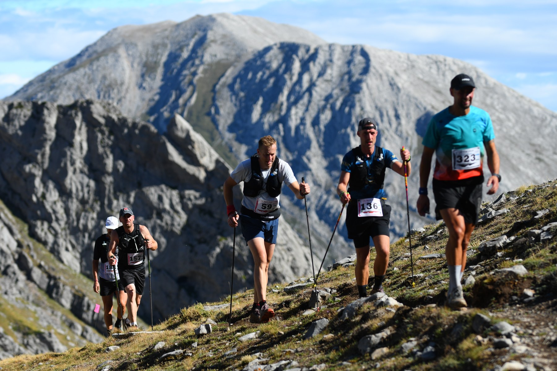 Trail runners climb through the Macizo de Ubiña mountains during the 2026 race